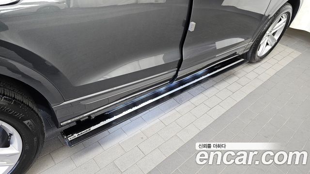 Audi Q8 2021 — photo 35