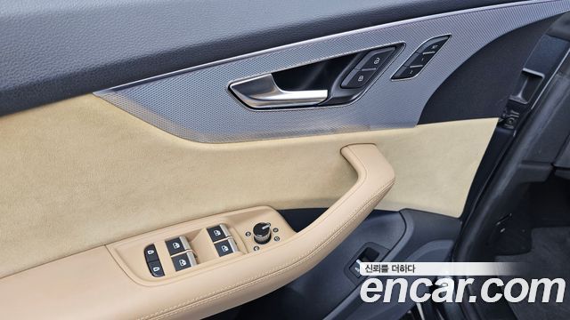 Audi Q8 2021 — photo 36