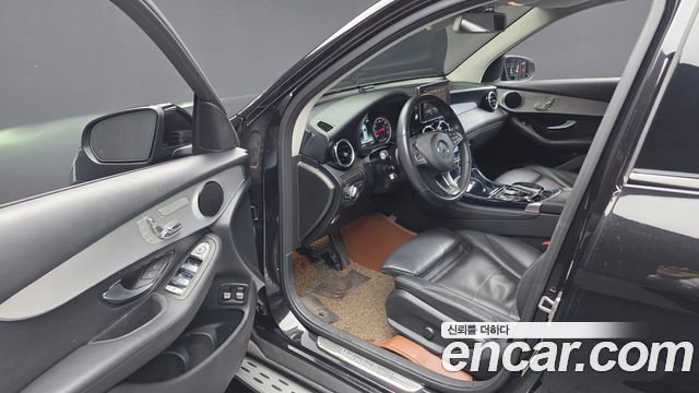 Mercedes-Benz GLC-Class 2019 — photo 13