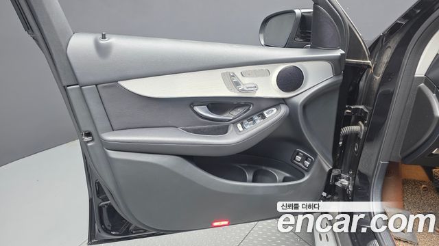 Mercedes-Benz GLC-Class 2019 — photo 14