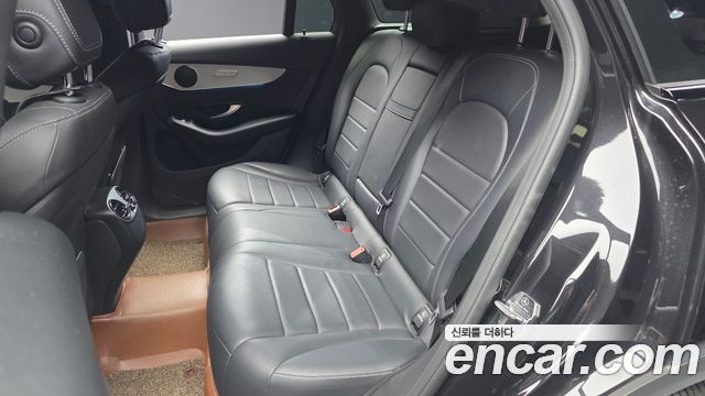 Mercedes-Benz GLC-Class 2019 — photo 16