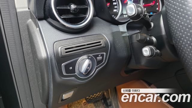 Mercedes-Benz GLC-Class 2019 — photo 28