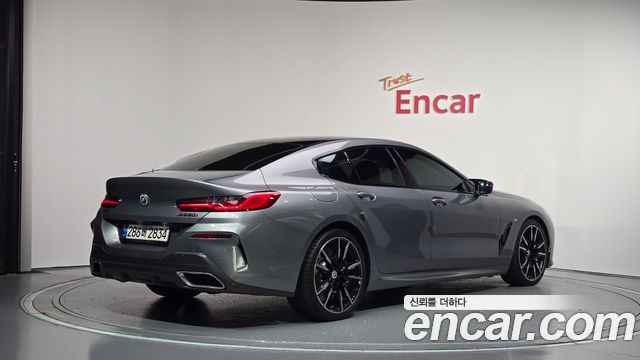 BMW 8-Series 2023 — photo 2
