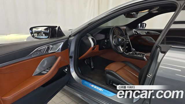 BMW 8-Series 2023 — photo 13