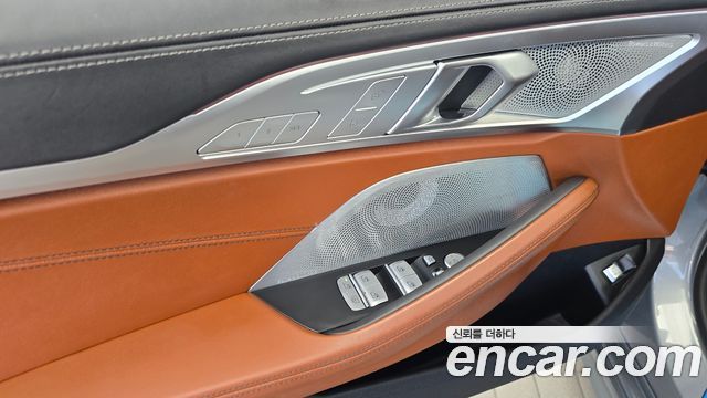 BMW 8-Series 2023 — photo 28