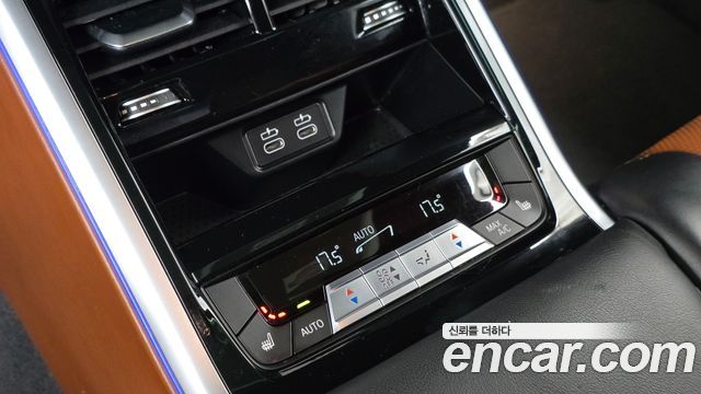 BMW 8-Series 2023 — photo 31
