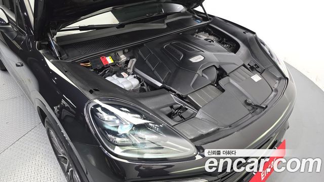 Porsche Cayenne 2019 — photo 6