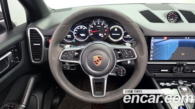 Porsche Cayenne 2019 — photo 19