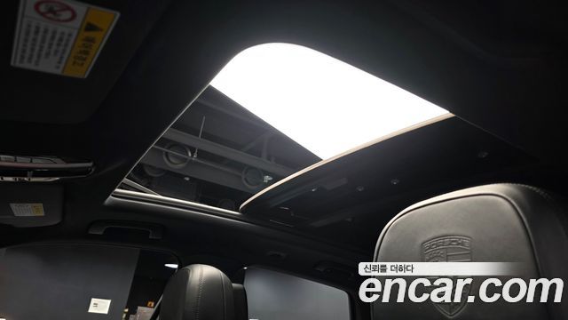 Porsche Cayenne 2019 — photo 23