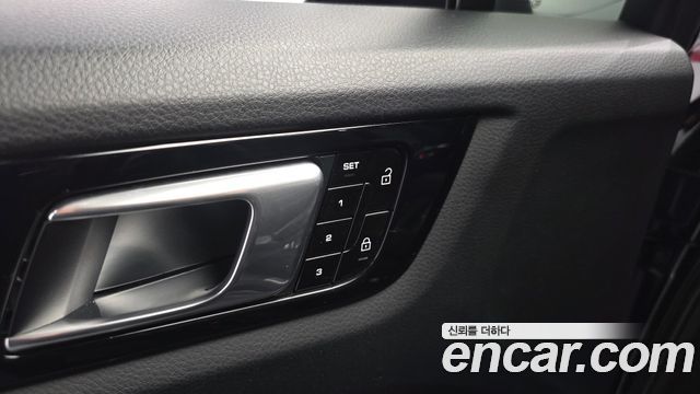 Porsche Cayenne 2019 — photo 27