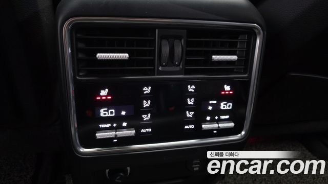 Porsche Cayenne 2019 — photo 32