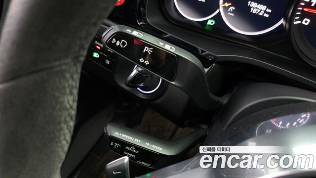Porsche Cayenne 2019 — photo 35