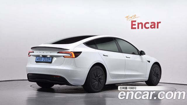 Tesla Model 3 2026 — photo 2