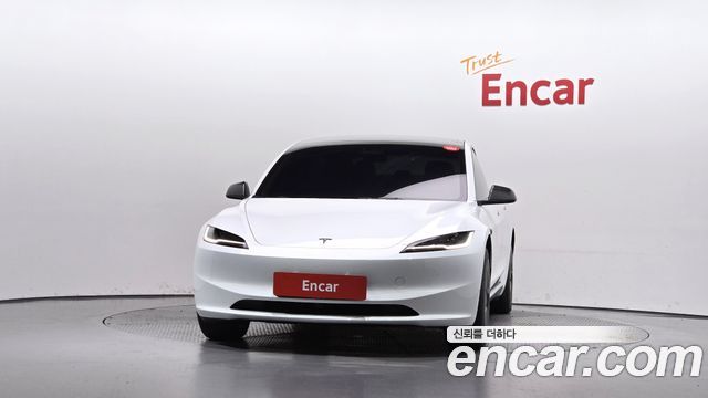 Tesla Model 3 2026 — photo 3