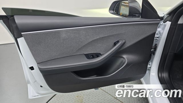 Tesla Model 3 2026 — photo 14