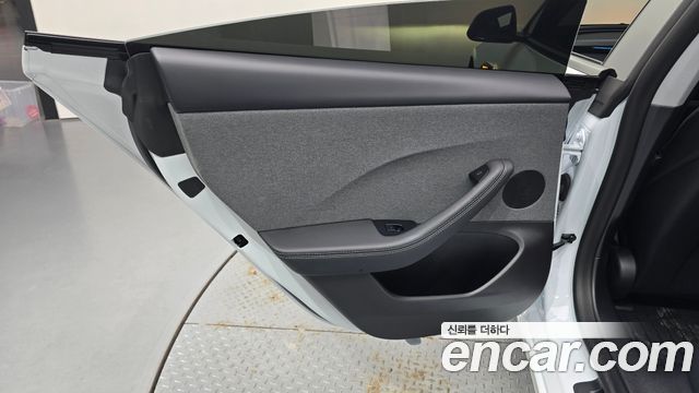 Tesla Model 3 2026 — photo 15