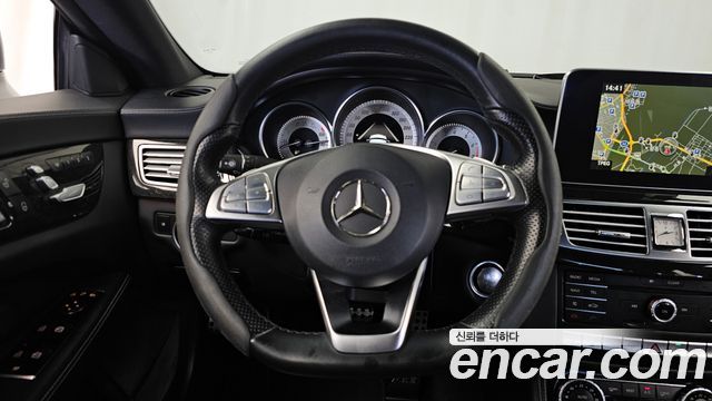 Mercedes-Benz CLS-Class 2016 — photo 13