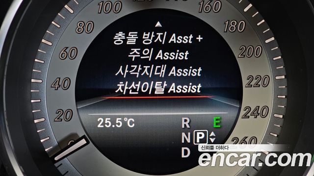 Mercedes-Benz CLS-Class 2016 — photo 17