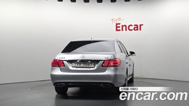 Mercedes-Benz E-Class 2014 — photo 4