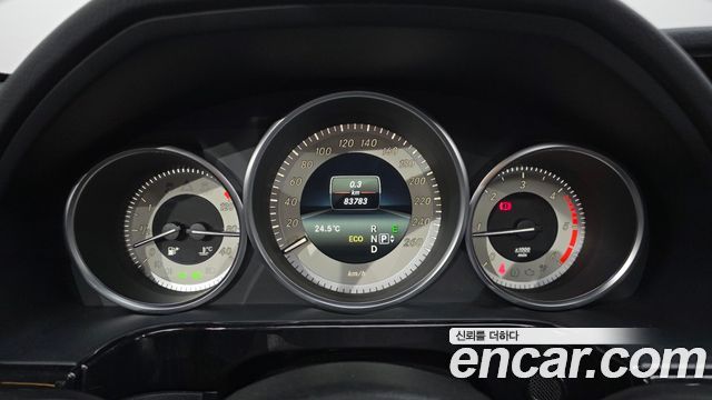 Mercedes-Benz E-Class 2014 — photo 8