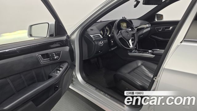 Mercedes-Benz E-Class 2014 — photo 10