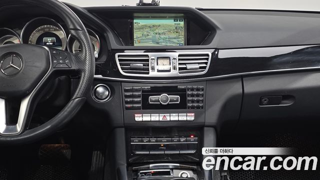 Mercedes-Benz E-Class 2014 — photo 14