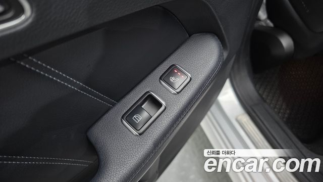 Mercedes-Benz E-Class 2014 — photo 18