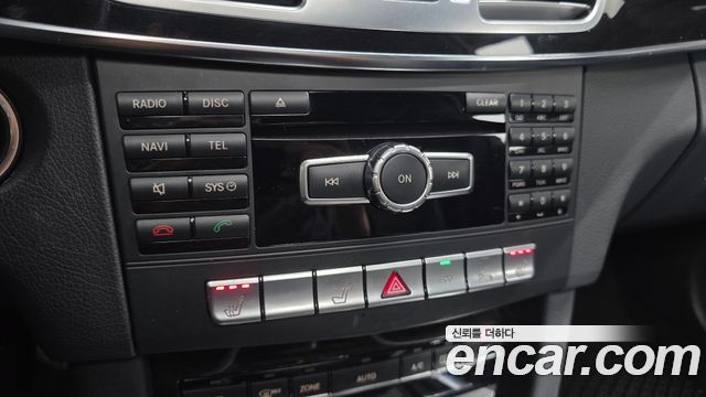 Mercedes-Benz E-Class 2014 — photo 19