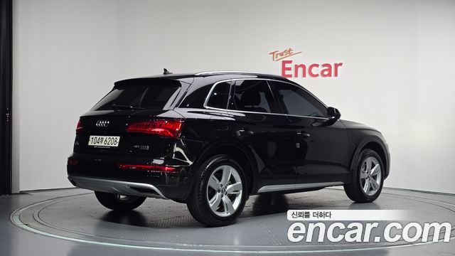 Audi Q5 2020 — photo 2