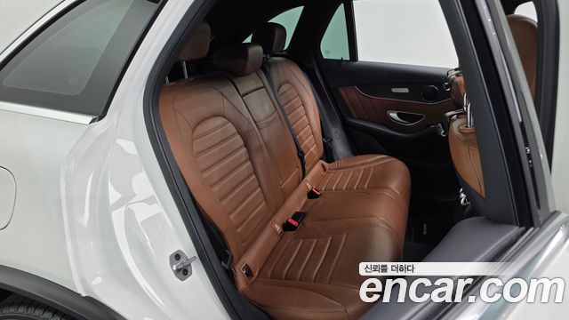 Mercedes-Benz GLC-Class 2022 — photo 17