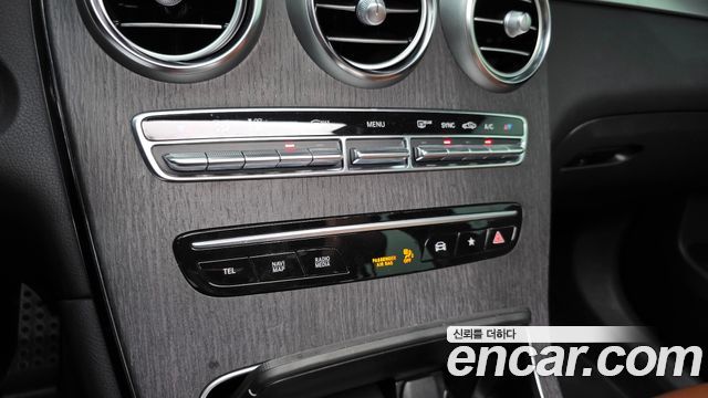 Mercedes-Benz GLC-Class 2022 — photo 24