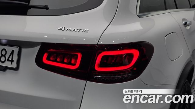 Mercedes-Benz GLC-Class 2022 — photo 9