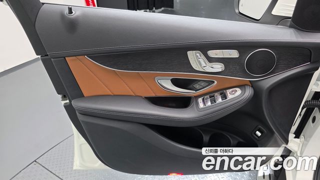 Mercedes-Benz GLC-Class 2022 — photo 14