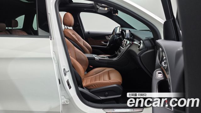 Mercedes-Benz GLC-Class 2022 — photo 16
