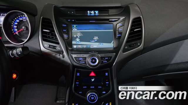 Hyundai AVANTE 2016 — photo 14