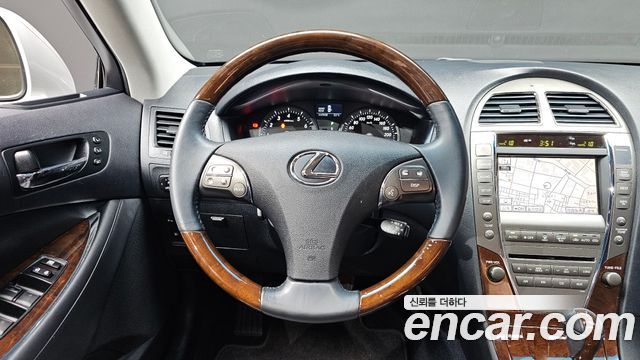 Lexus ES 2011 — photo 13