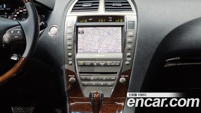 Lexus ES 2011 — photo 14