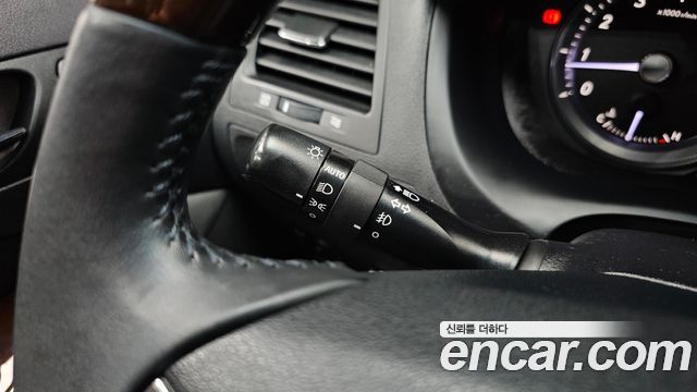 Lexus ES 2011 — photo 16