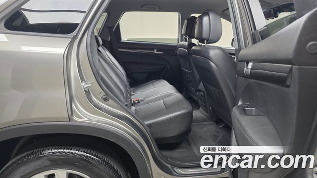 Kia Sorento 2011 — photo 17