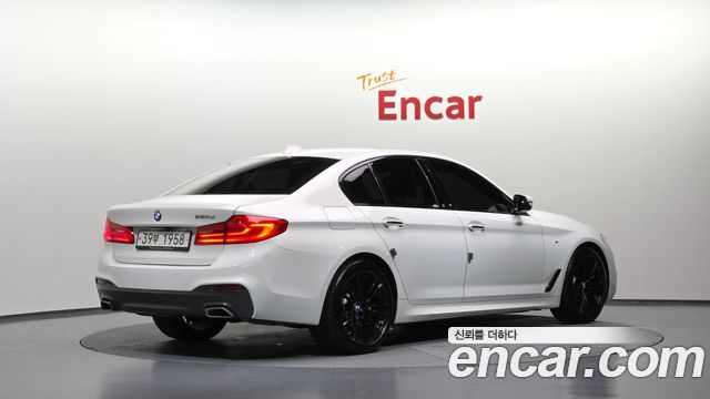 BMW 5-Series 2017 — photo 2