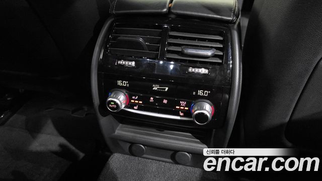 BMW 5-Series 2017 — photo 18