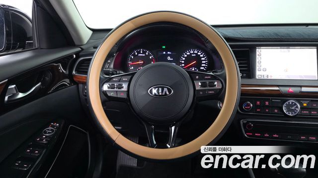 Kia K7 2016 — photo 13