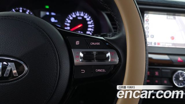 Kia K7 2016 — photo 16