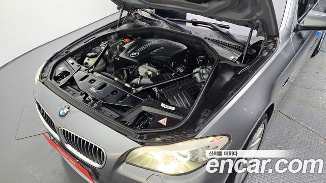 BMW 5-Series 2012 — photo 6