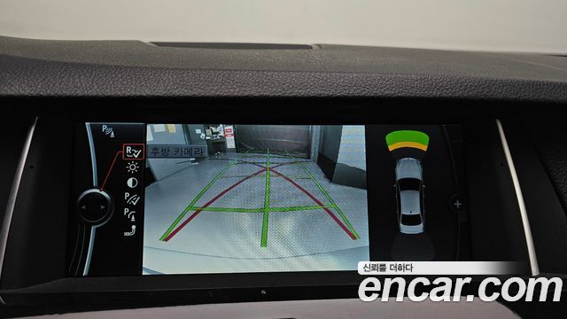 BMW 5-Series 2012 — photo 17