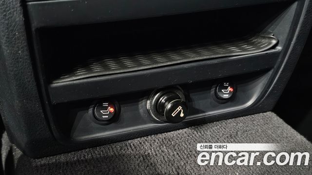 BMW 5-Series 2012 — photo 20