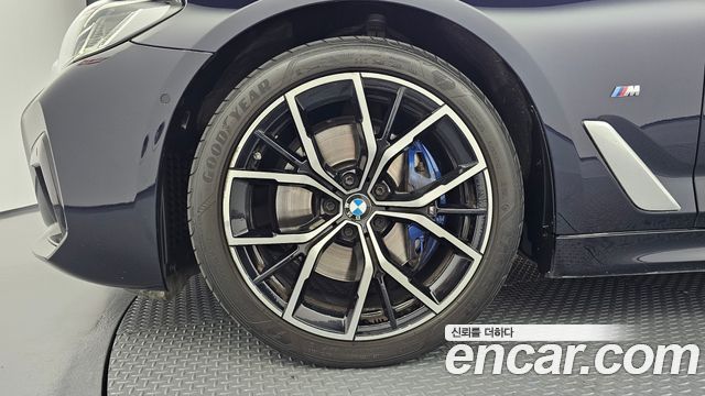 BMW 5-Series 2022 — photo 5