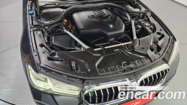 BMW 5-Series 2022 — photo 6