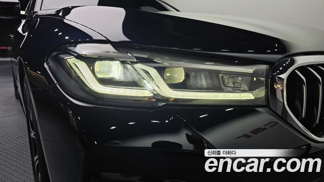 BMW 5-Series 2022 — photo 8