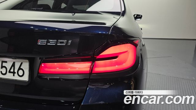 BMW 5-Series 2022 — photo 9